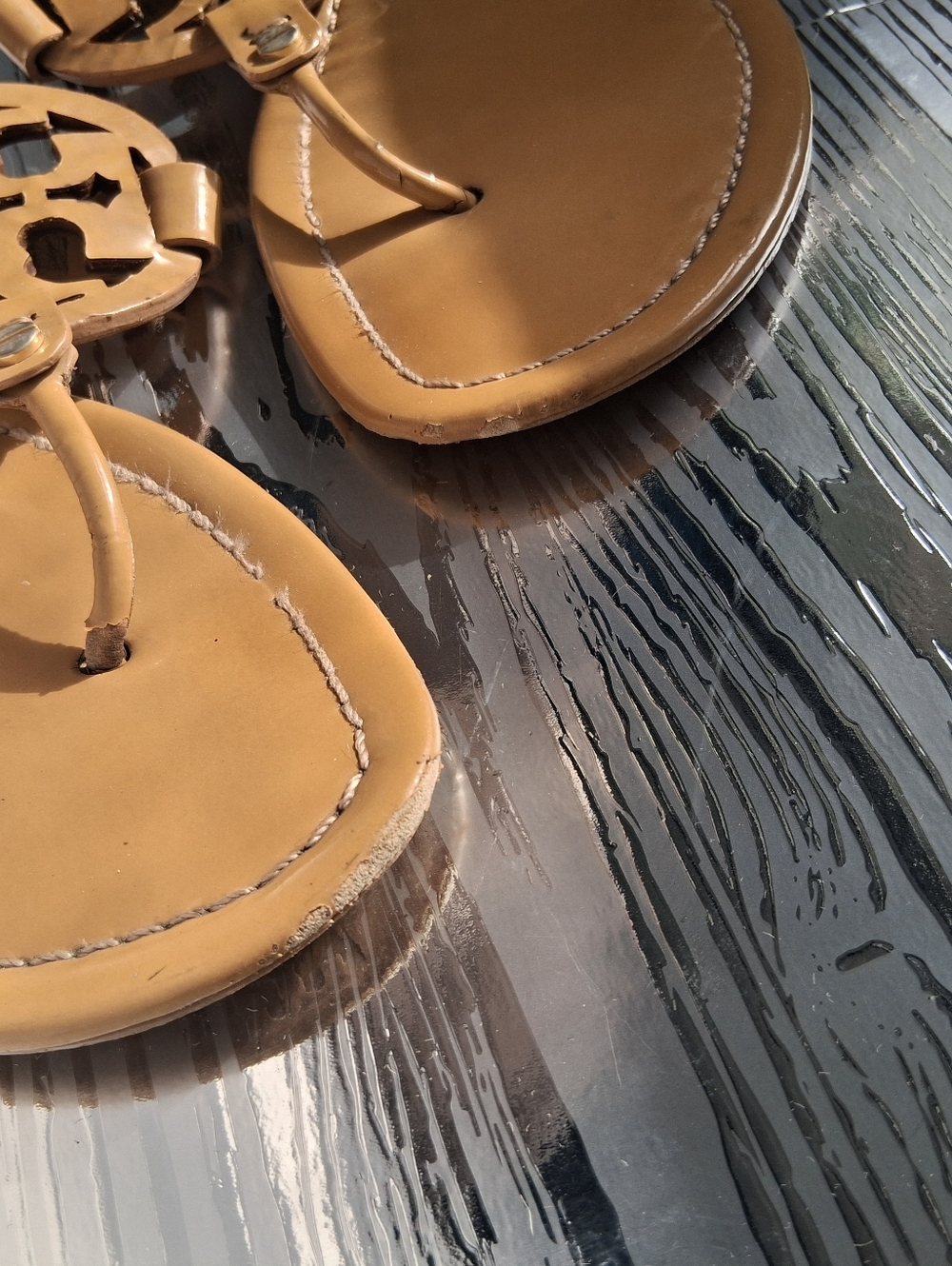 Tory Burch Miller Leather Thong Sandals in Tan - Picture 4 of 6
